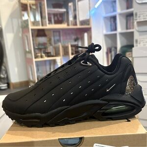 Nike HOT STEP AIR TERRA / NOCTA Shoes black